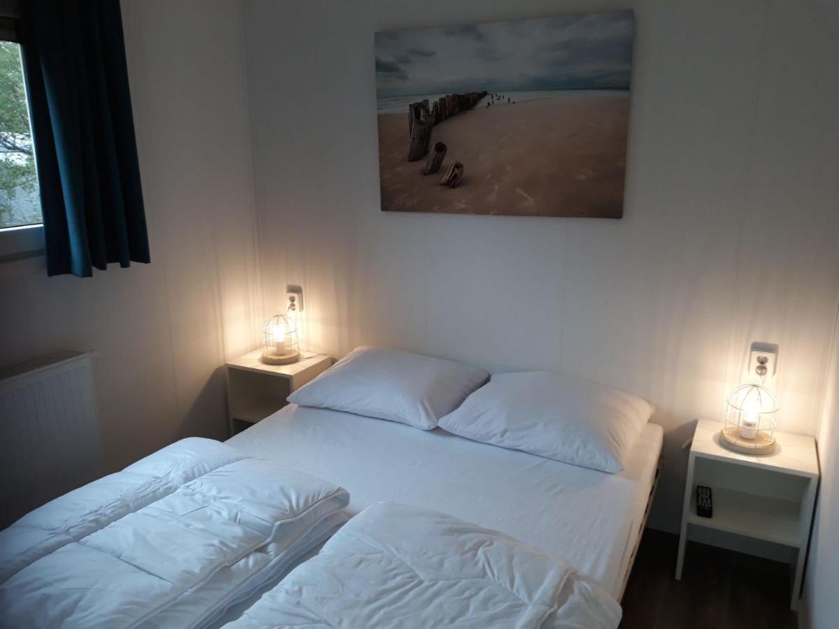 Camping De Duinhoeve Chalet Schelp Not For Companies Nieuw-Haamstede Kültér fotó