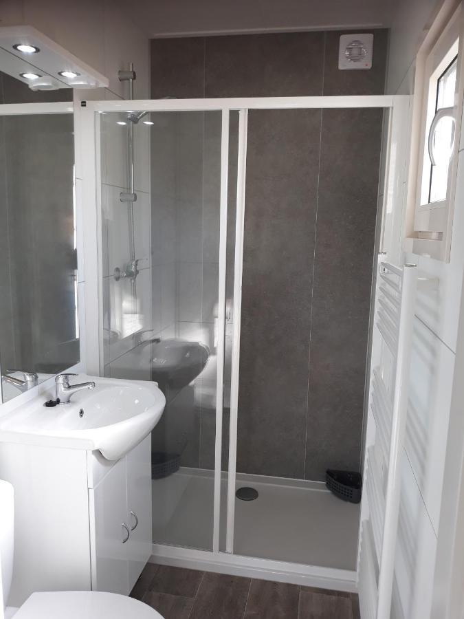 Camping De Duinhoeve Chalet Schelp Not For Companies Nieuw-Haamstede Kültér fotó
